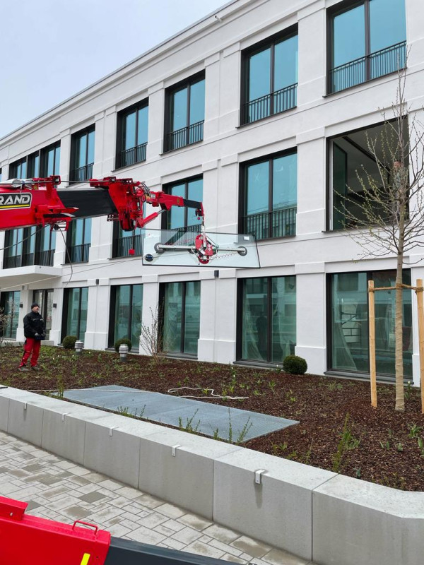 Uplifter Minikran mieten mit Glassauger 